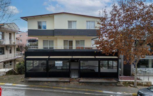 URLA’DA MÜKEMMEL KONUMDA KİRALIK DÜKKAN + DEPO…