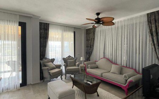 KARABURUN ÇATALKAYA’DA BAHÇELİ, GENİŞ DUBLEKS 4+1 VİLLA!!