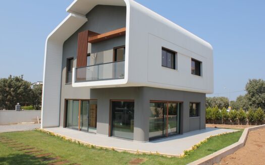 Modern Mimarili 4+1 Villa – 365 m² Arsa Payı, Kış Bahçeli, Doğalgazlı, 3 Katlı Konforlu Yaşam!