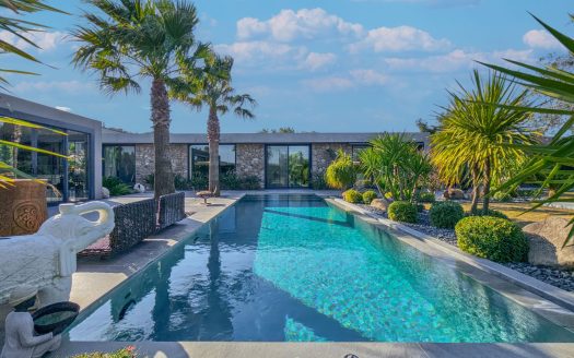 🌿 YOURLAND URLA | GENİŞ ARSA İÇİNDE FULL EŞYALI PREMİUM VİLLA