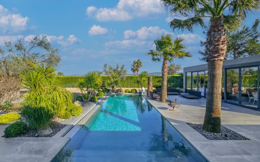 🌿 YOURLAND URLA | GENİŞ ARSA İÇİNDE FULL EŞYALI PREMİUM VİLLA