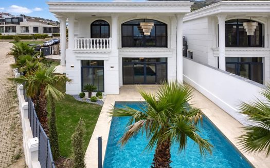 ✨ GÜZELBAHÇE KAHRAMANDEREDE ÖZEL TASARIM LÜKS VİLLA