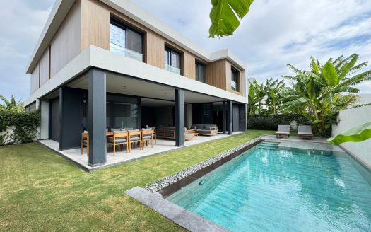 🌿 ÇEŞME ALAÇATI’DA MODERN MİMARİLİ LÜKS 4+1 DUBLEKS VİLLA